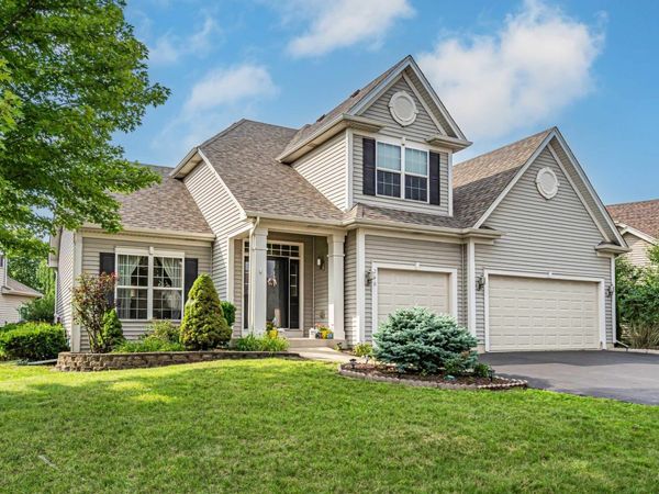 240 HEARTHSTONE Drive, Bartlett, IL 60103