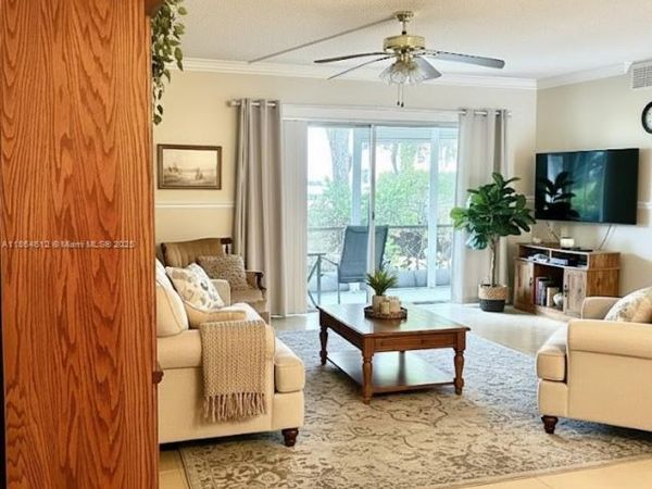 111 S Hollybrook Dr, Unit 107, Pembroke Pines, FL 33025