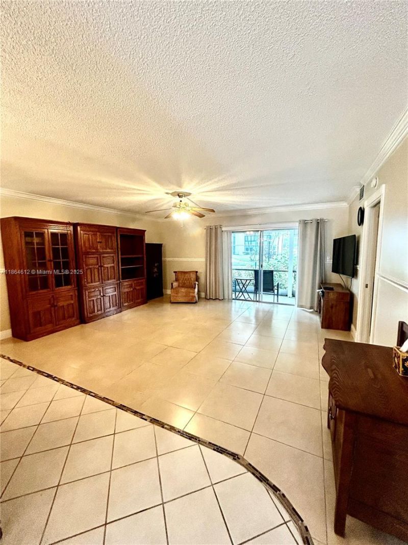111 S Hollybrook Dr, Unit 107, Pembroke Pines, FL 33025 Photo