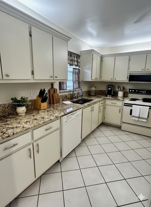 111 S Hollybrook Dr, Unit 107, Pembroke Pines, FL 33025 Photo