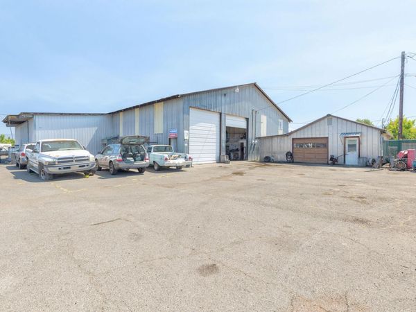 339 Oak Grove Road, Medford, OR 97501