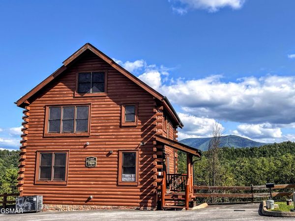 2866 White Oak Ridge Lane, Sevierville, TN 37862