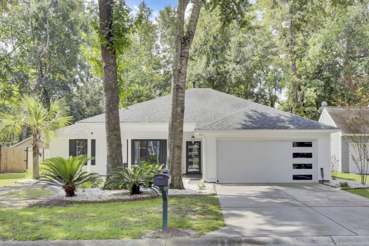 8607 Kennestone Lane Photo 1