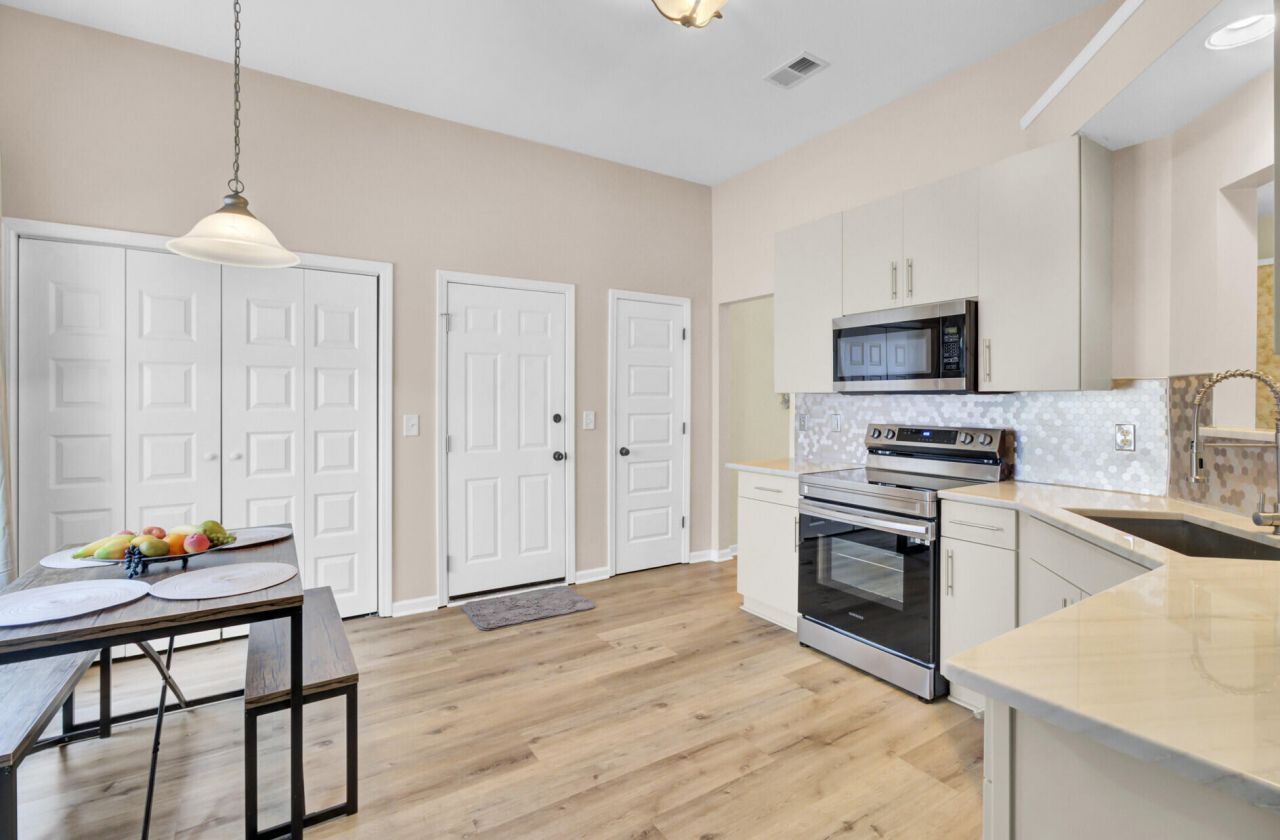 8607 Kennestone Lane Photo 11