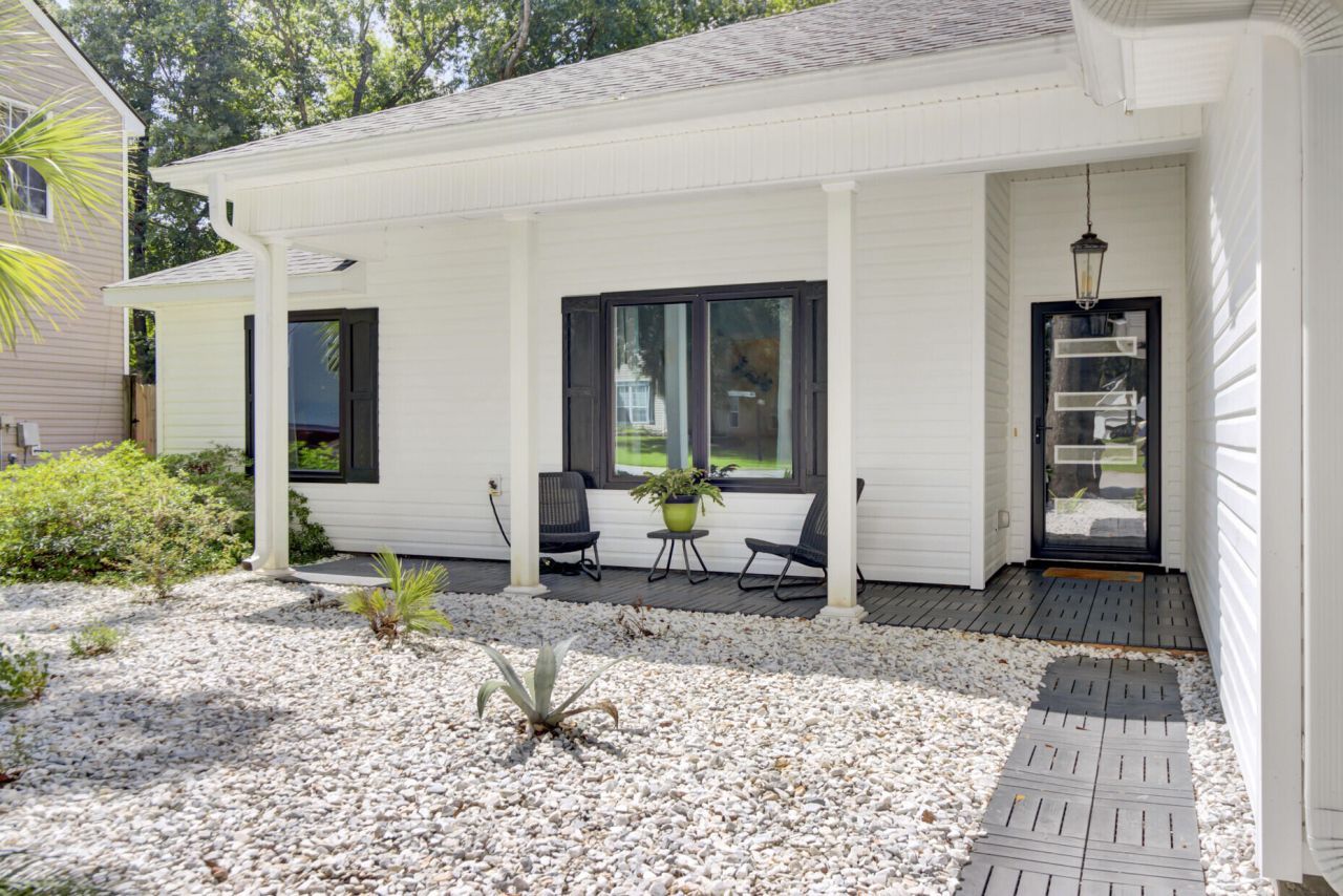 8607 Kennestone Lane Photo 2