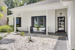 8607 Kennestone Lane photo 4