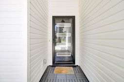 8607 Kennestone Lane photo 4