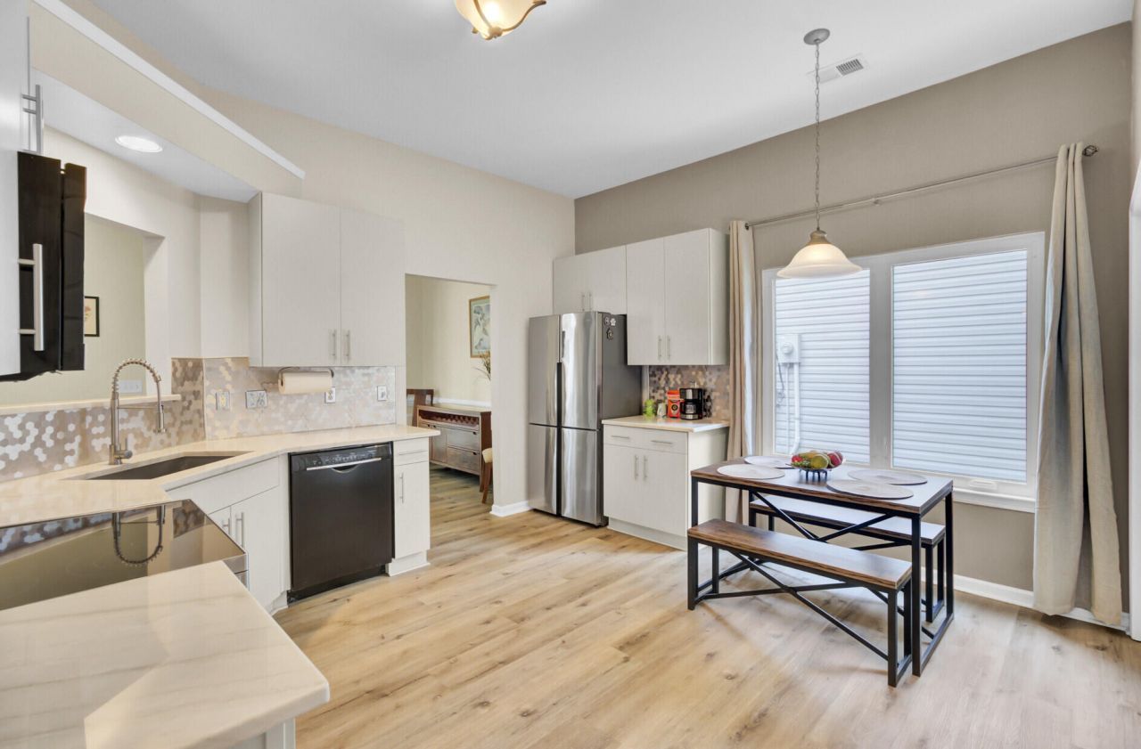 8607 Kennestone Lane Photo 9