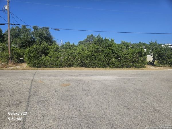 1406 Greenbriar, Canyon Lake, TX 78133