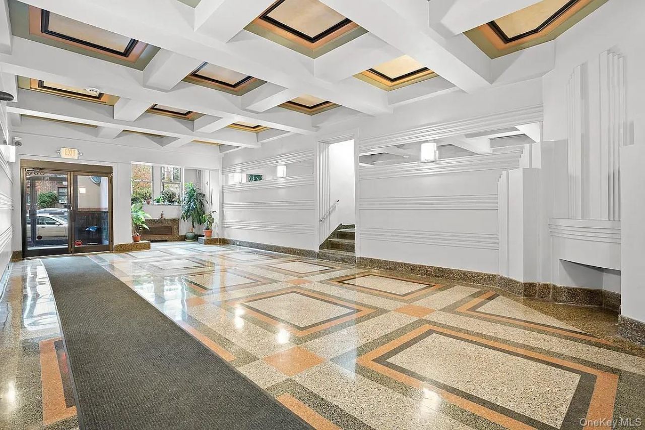 8502 Fort Hamilton Parkway, Unit 2H, Brooklyn, NY 11209 Main Photo