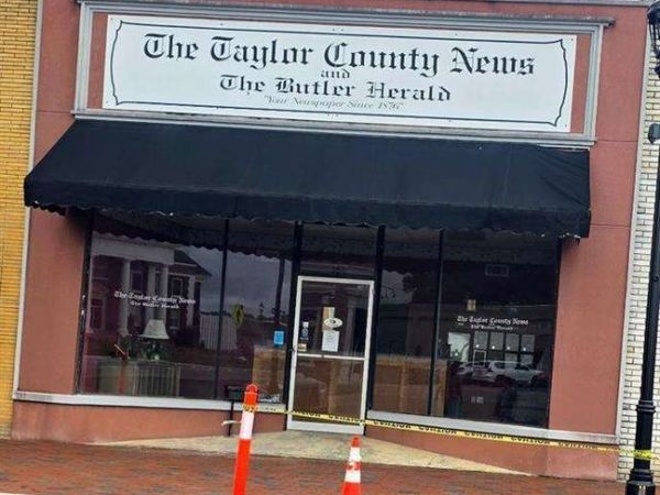 6 S Broad Street, Butler, GA 31006