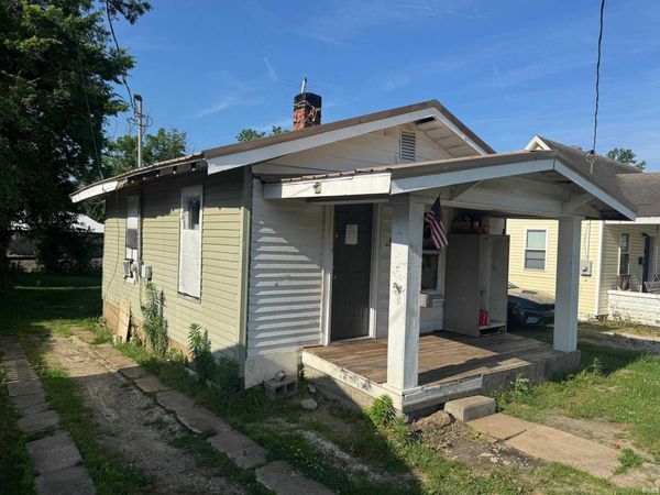 418 W Oak Street, Oakland City, IN 47660