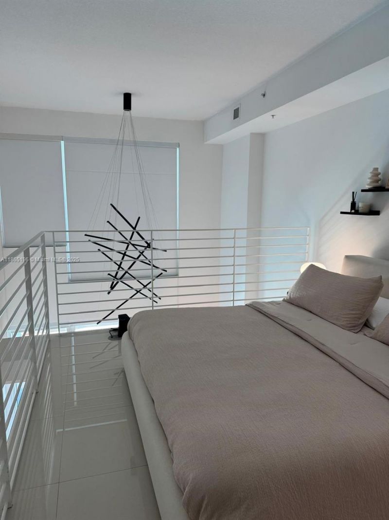 60 SW 13th St, Unit 1406, Miami, FL 33130 Photo