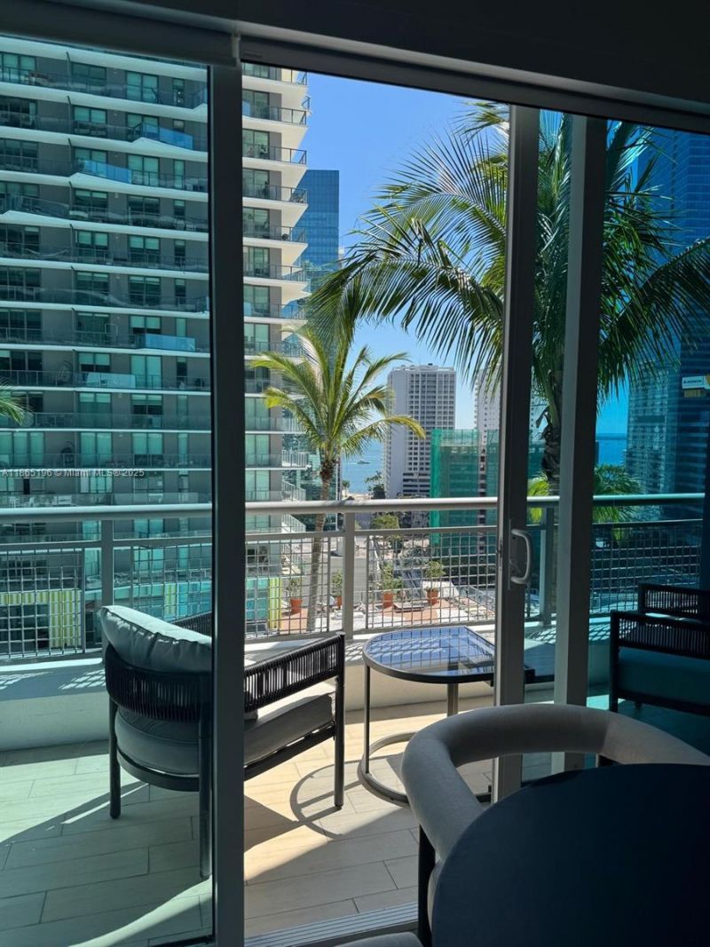 60 SW 13th St, Unit 1406, Miami, FL 33130 Photo