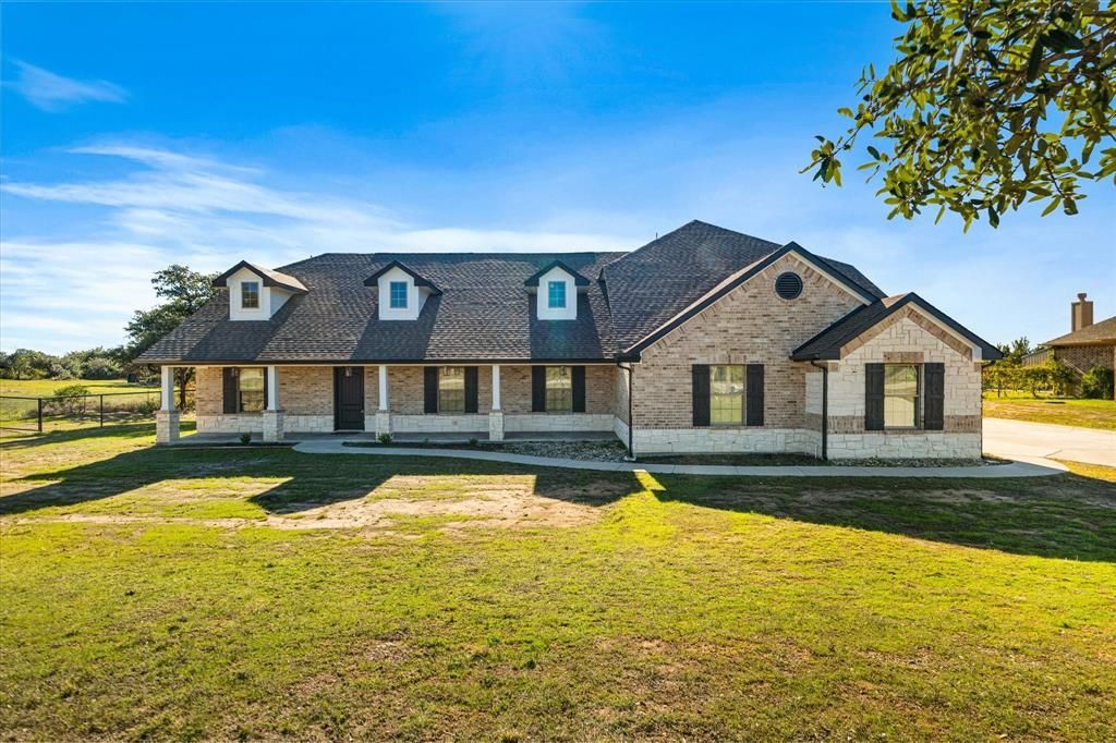 3511 J E Woody Road, Springtown, TX 76082 Main Photo