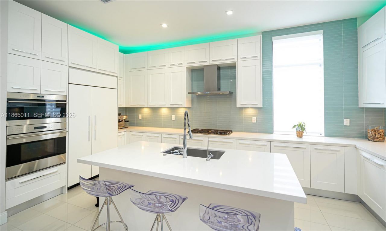 8263 NW 47th Ter, Doral, FL 33166 Photo