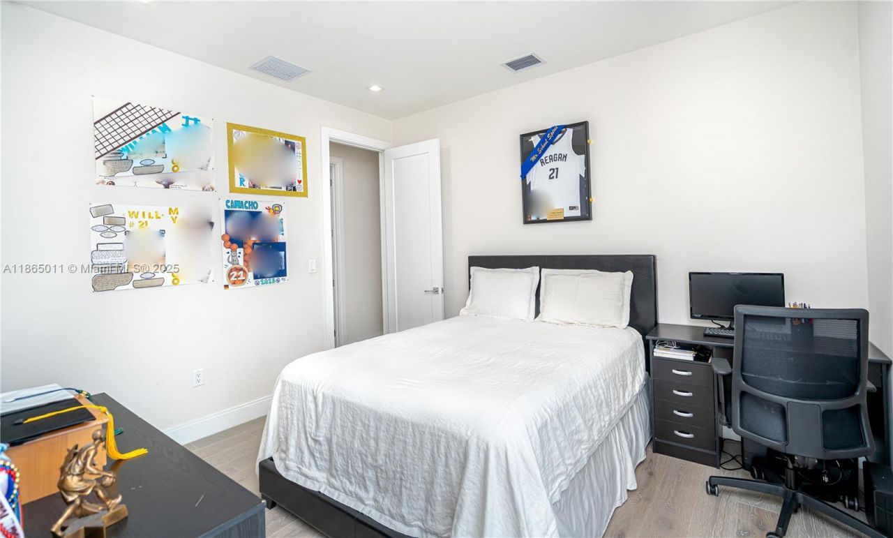 8263 NW 47th Ter, Doral, FL 33166 Photo