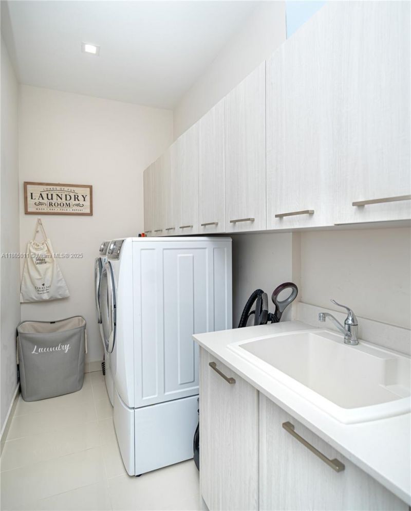 8263 NW 47th Ter, Doral, FL 33166 Photo