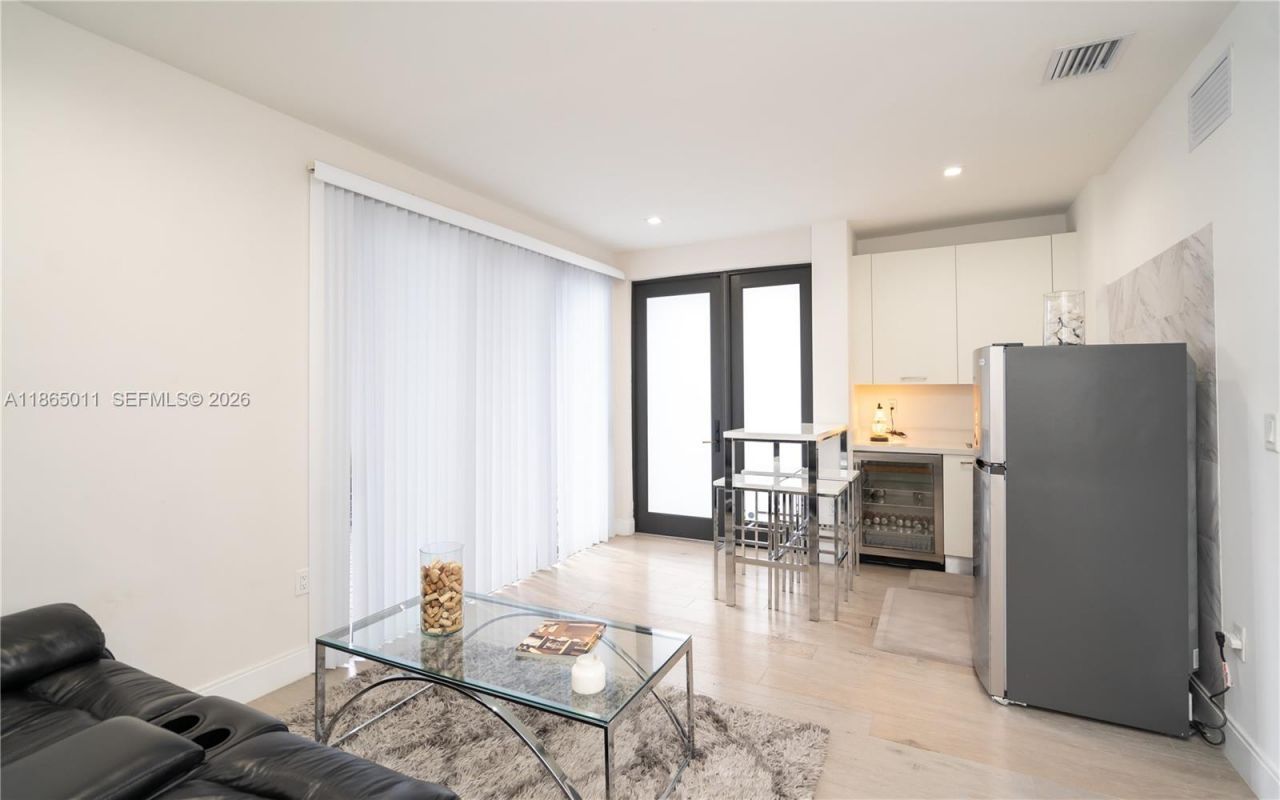 8263 NW 47th Ter, Doral, FL 33166 Photo