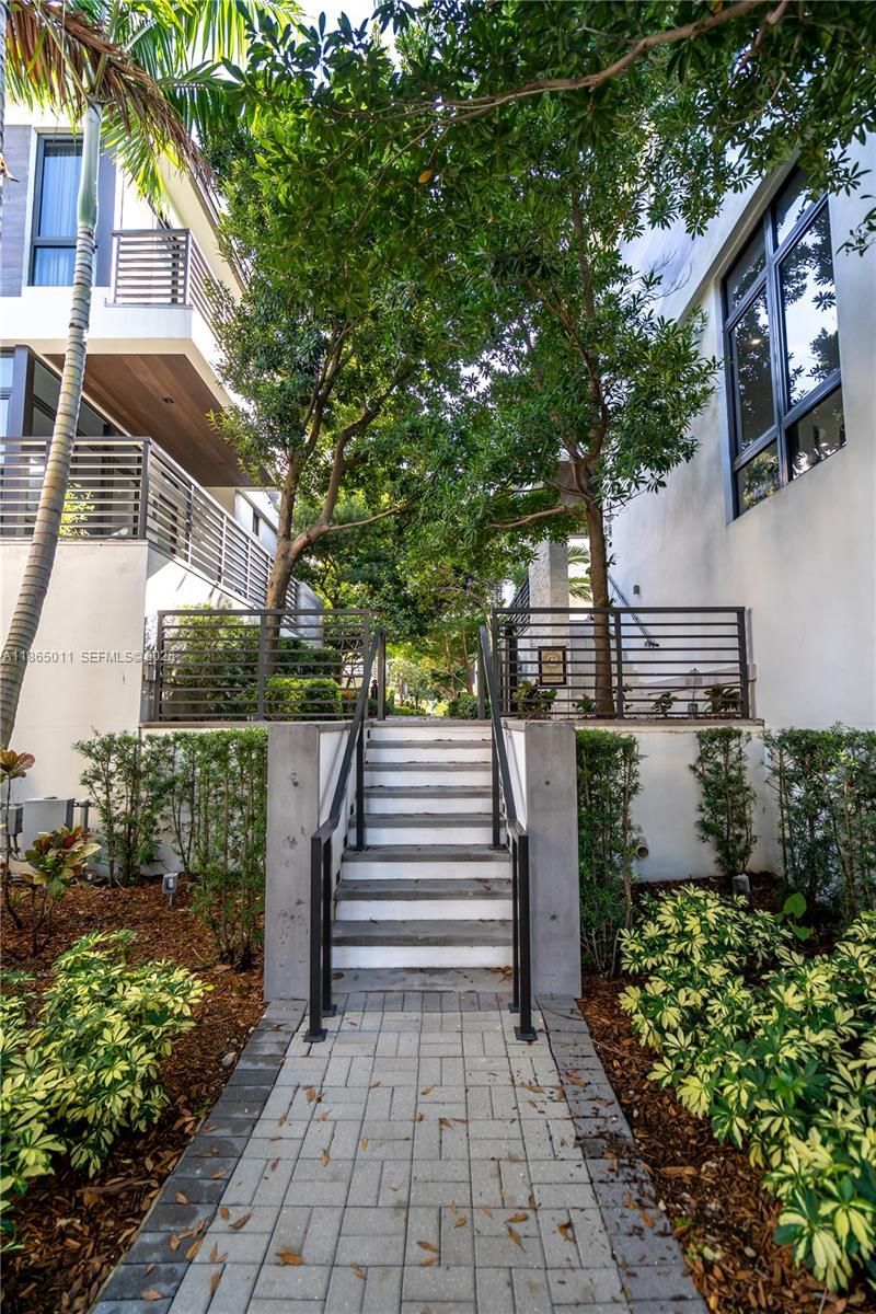 8263 NW 47th Ter, Doral, FL 33166 Photo