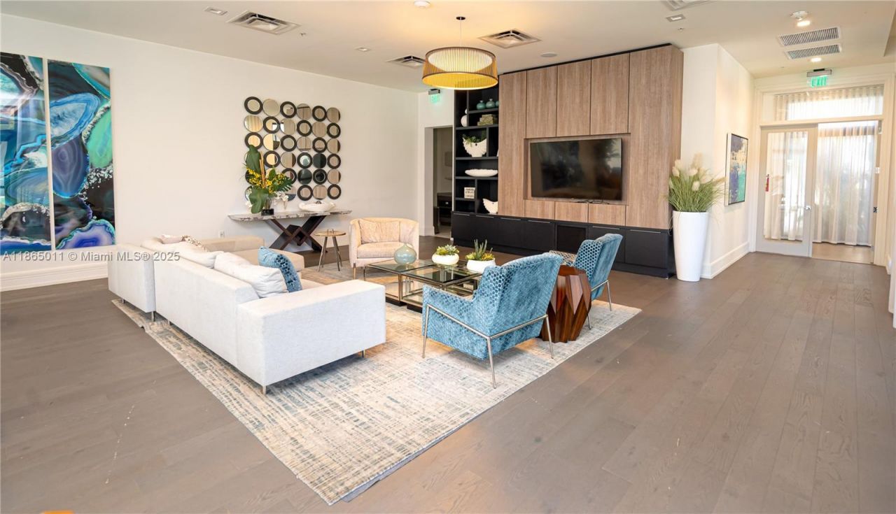 8263 NW 47th Ter, Doral, FL 33166 Photo