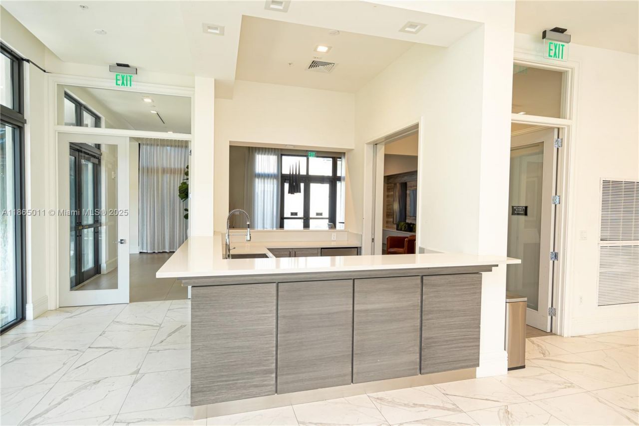 8263 NW 47th Ter, Doral, FL 33166 Photo