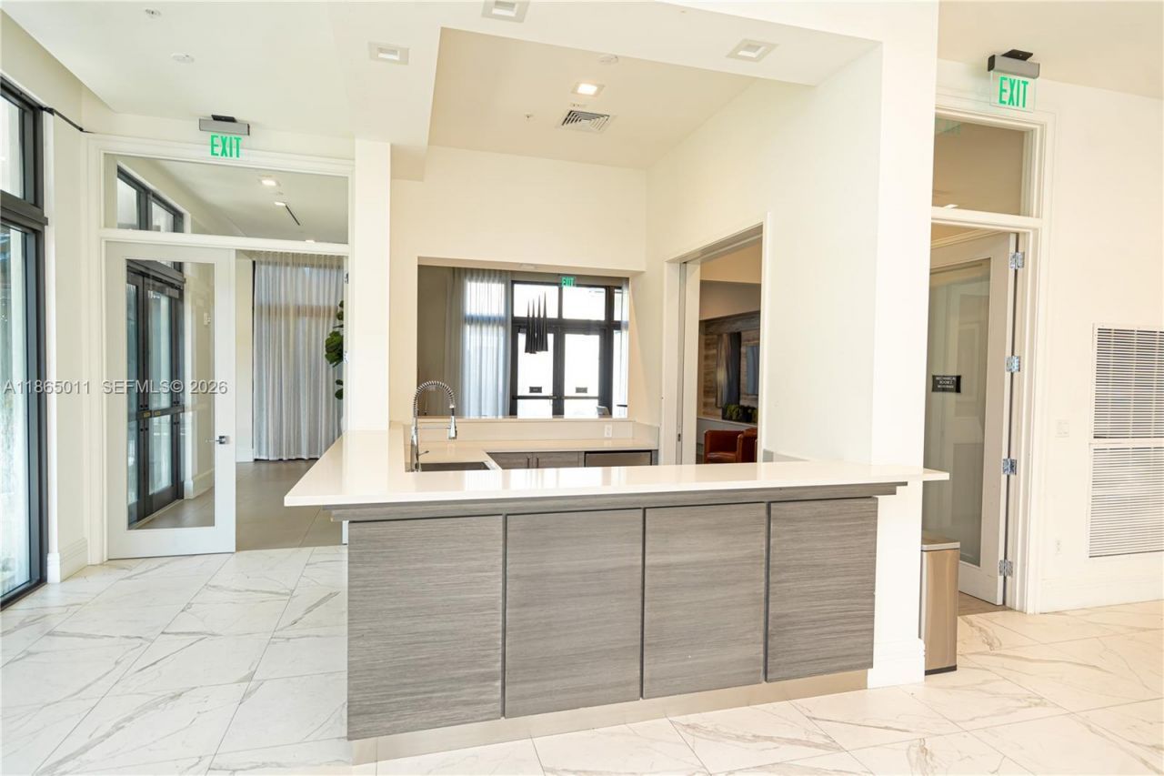 8263 NW 47th Ter, Doral, FL 33166 Photo