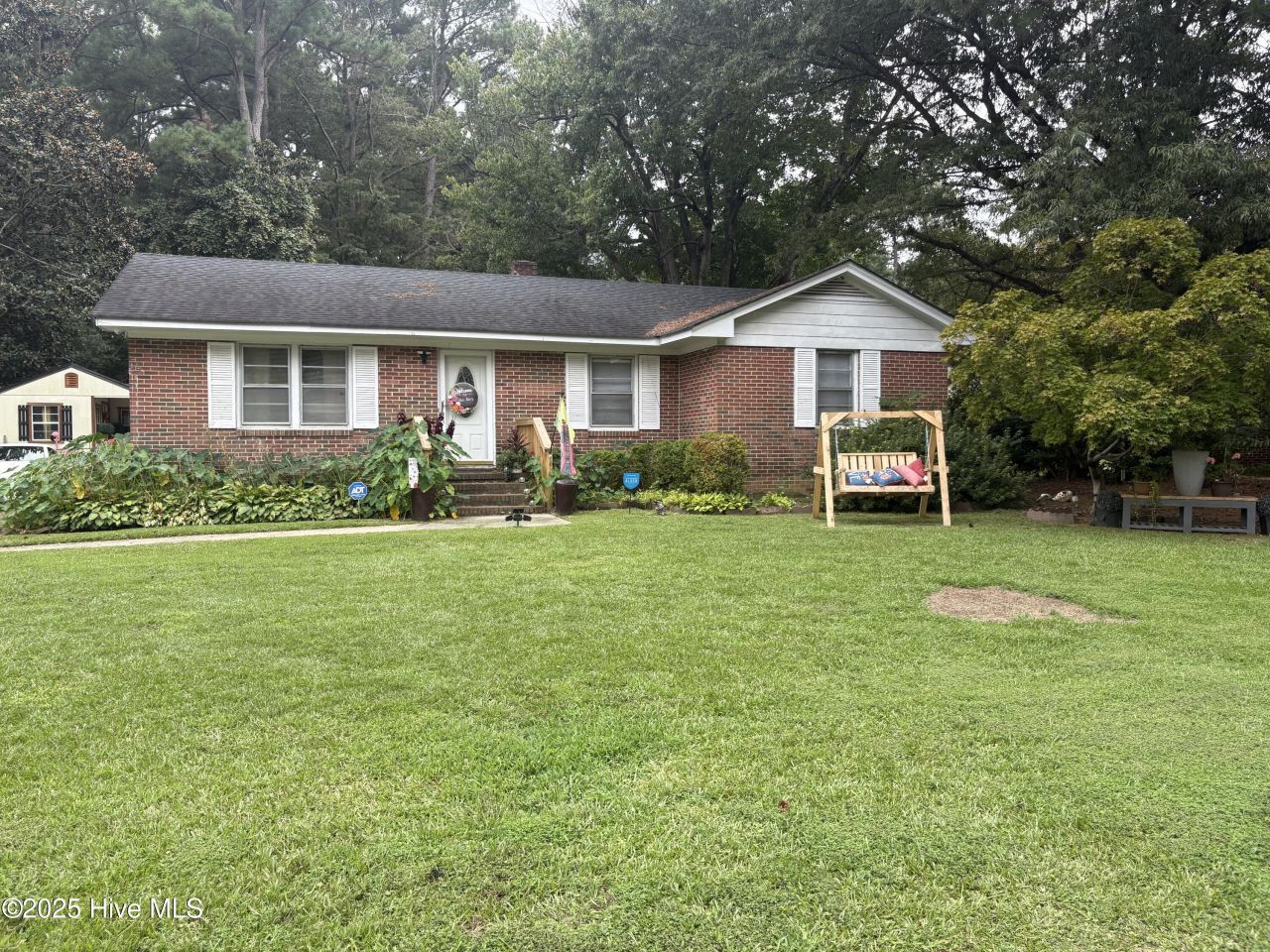 1403 Westwood Avenue W, Wilson, NC 27893 Main Photo