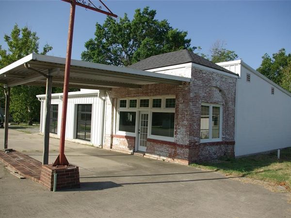 306 S Waco Street, Van Alstyne, TX 75495