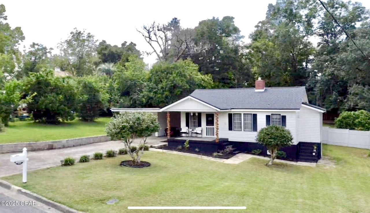 2945 Park Street, Marianna, FL 32446 Main Photo