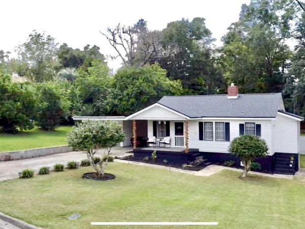 2945 Park Street, Marianna, FL 32446