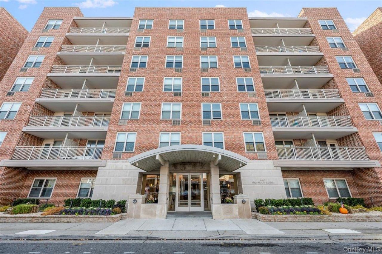 410 East Broadway, Unit 7R, Long Beach, NY 11561 Main Photo