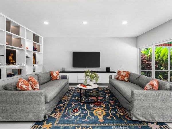 1410 Cleveland Rd, Miami Beach, FL 33141