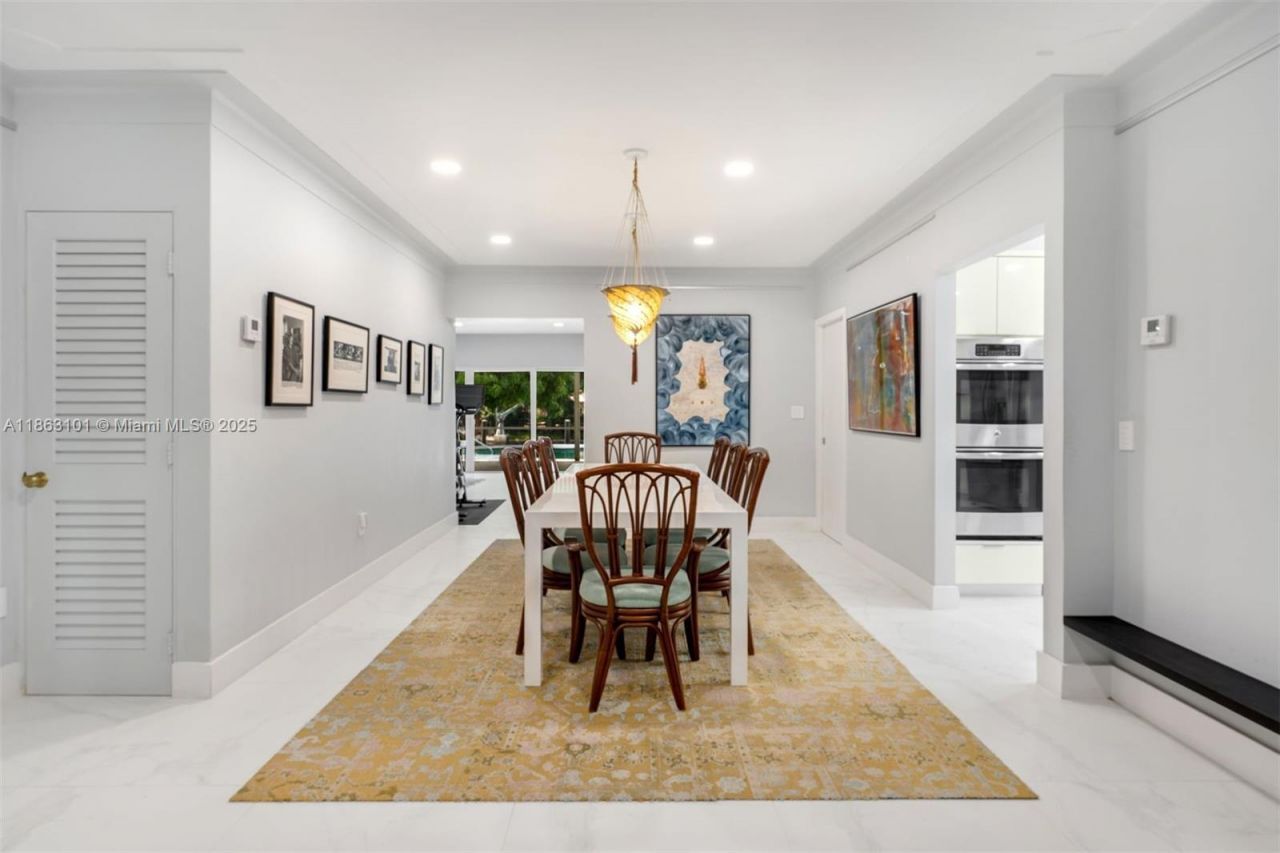 1410 Cleveland Rd, Miami Beach, FL 33141 Photo