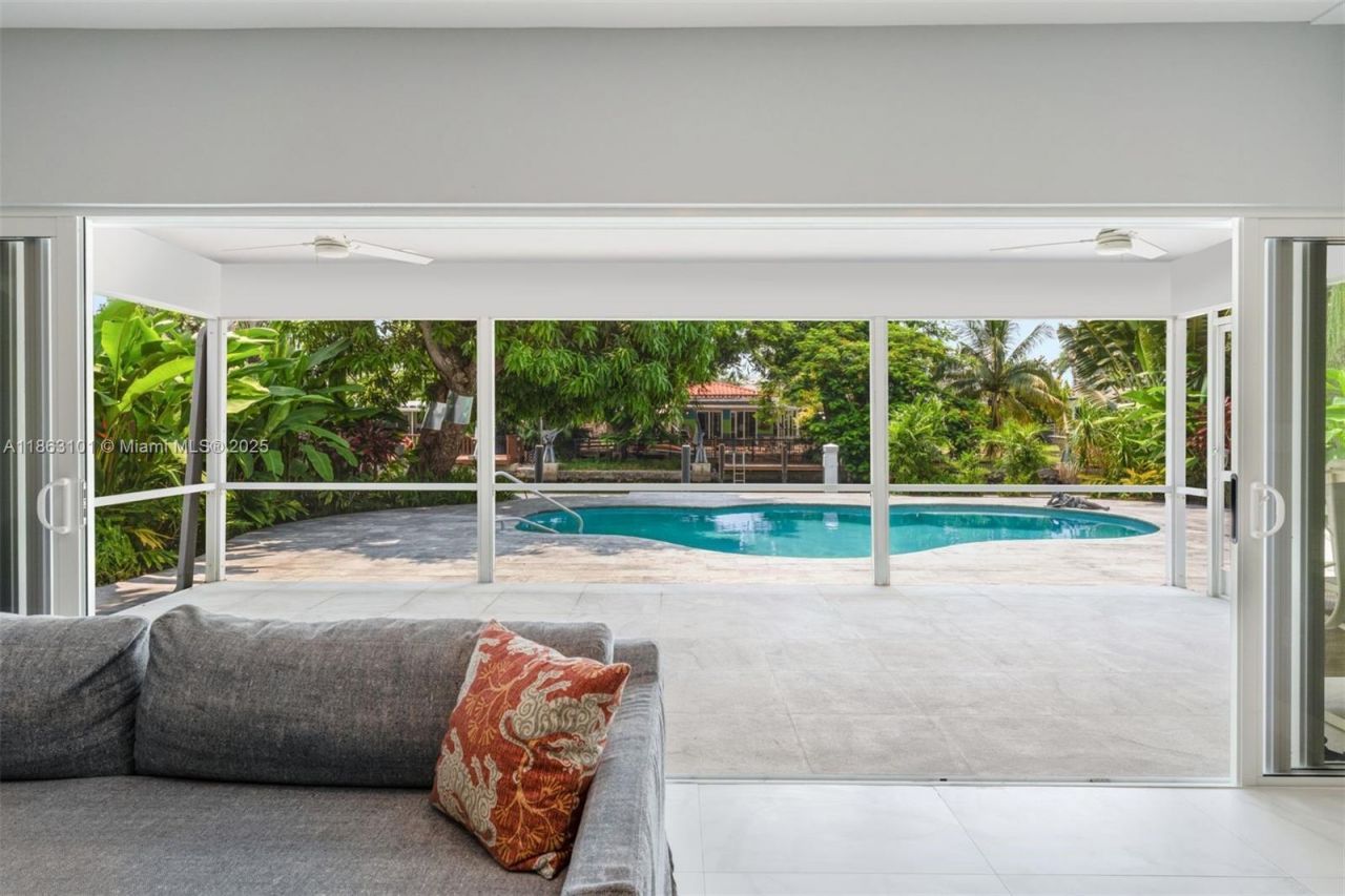 1410 Cleveland Rd, Miami Beach, FL 33141 Photo