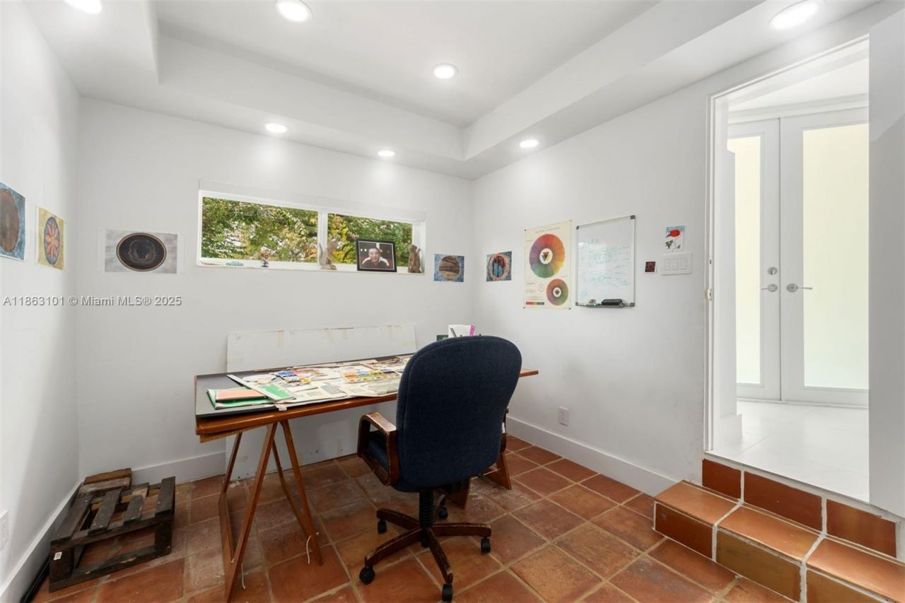 1410 Cleveland Rd, Miami Beach, FL 33141 Photo