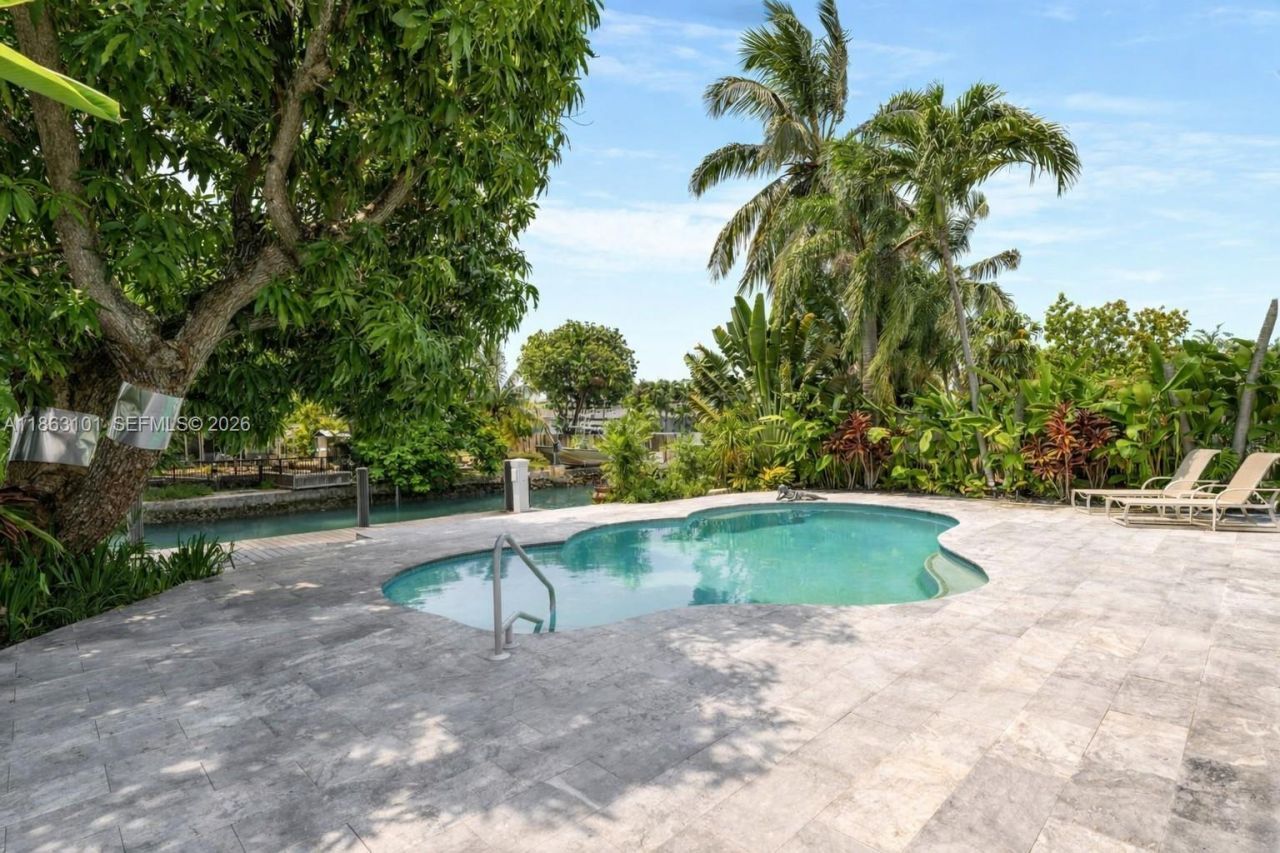 1410 Cleveland Rd, Miami Beach, FL 33141 Photo