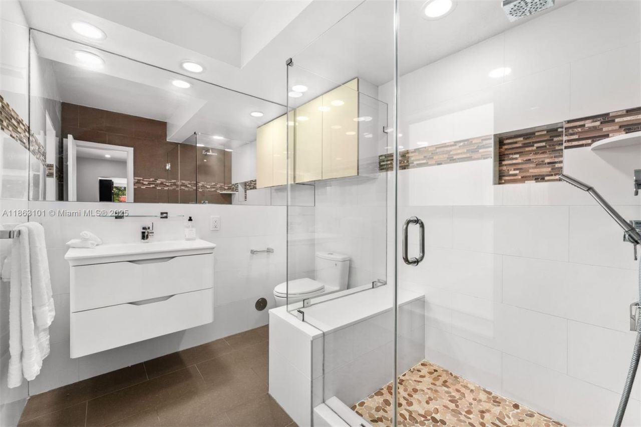 1410 Cleveland Rd, Miami Beach, FL 33141 Photo