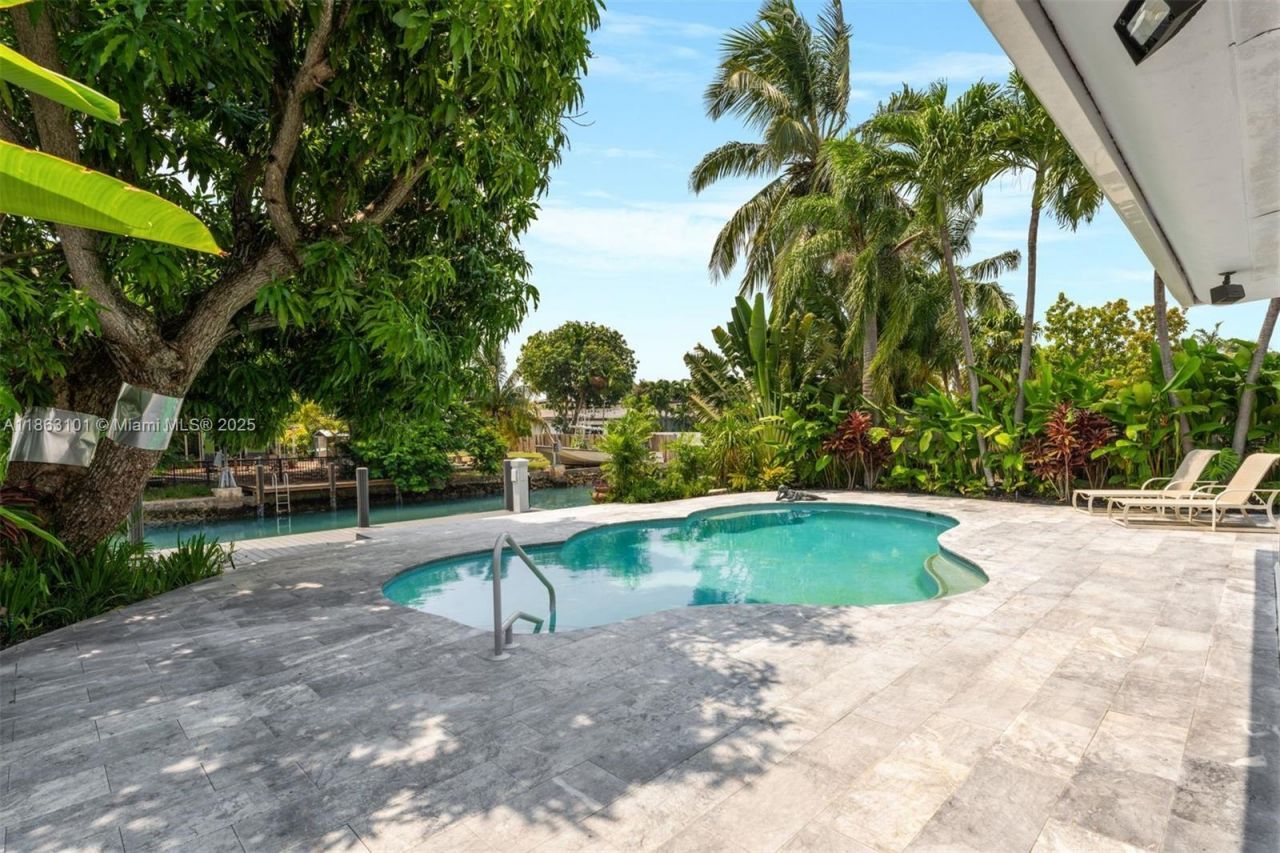 1410 Cleveland Rd, Miami Beach, FL 33141 Photo