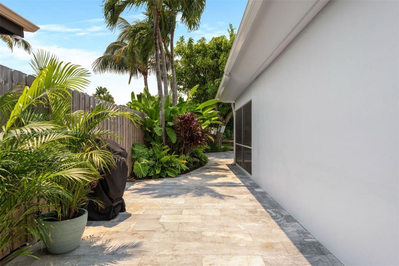 1410 Cleveland Rd, Miami Beach, FL 33141 Photo