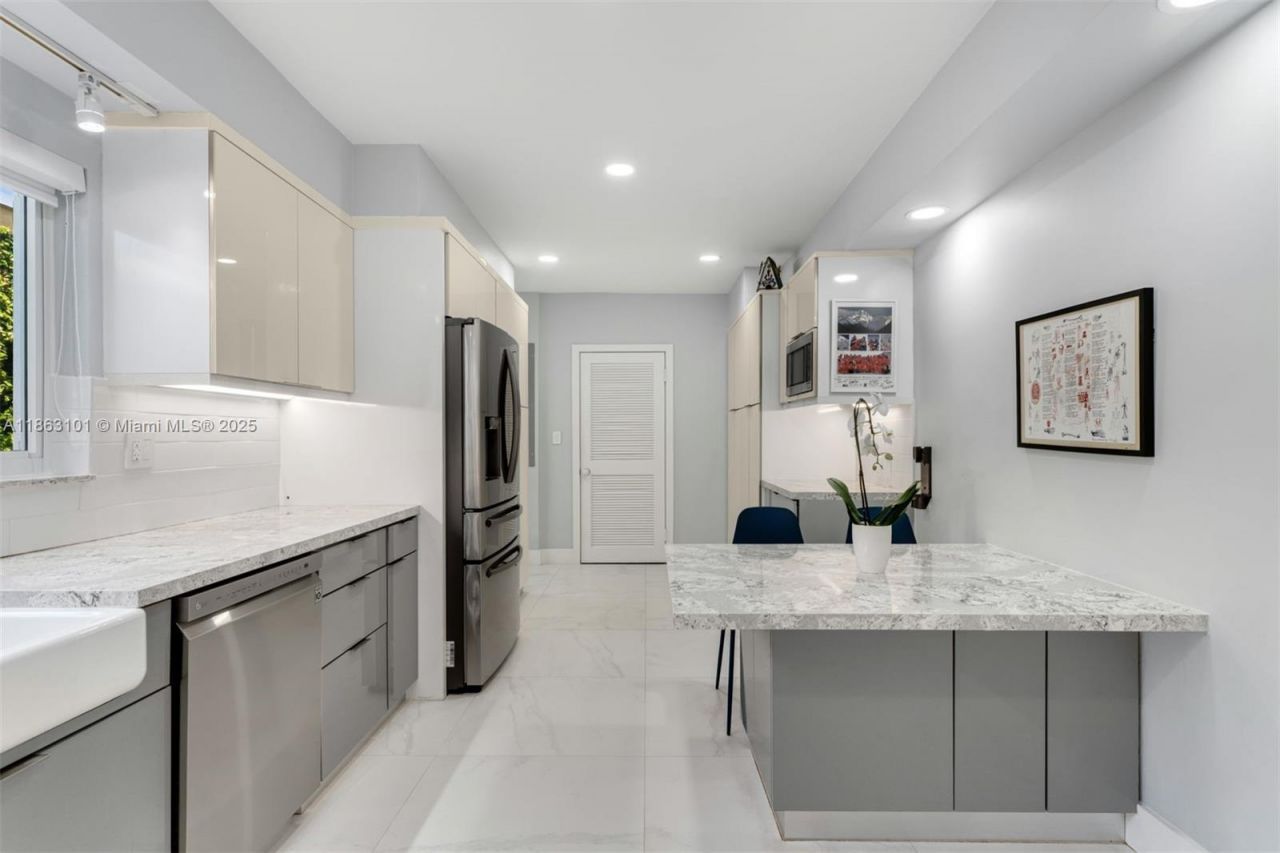 1410 Cleveland Rd, Miami Beach, FL 33141 Photo