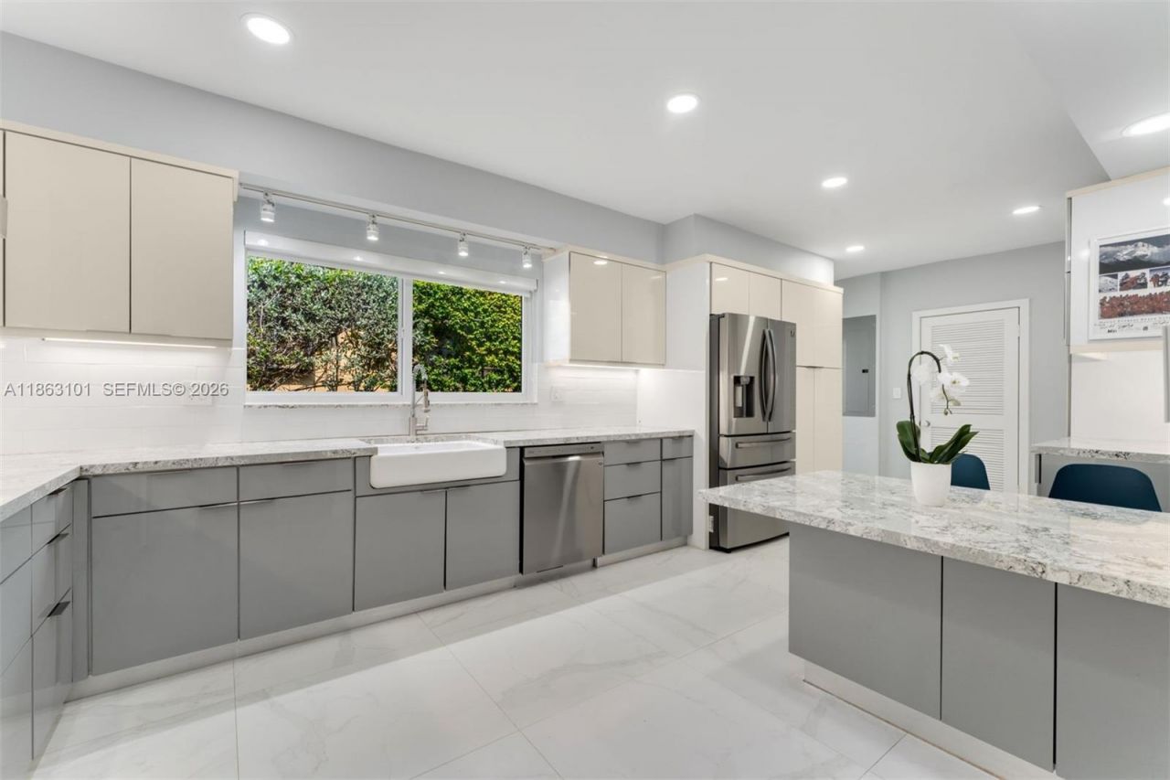 1410 Cleveland Rd, Miami Beach, FL 33141 Photo