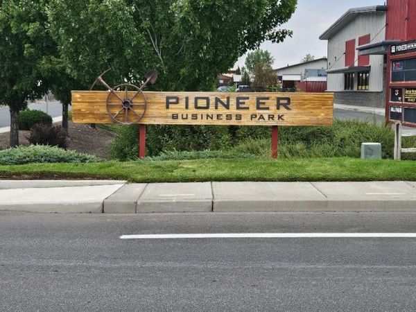 757 NE Jackpine Court, Redmond, OR 97756