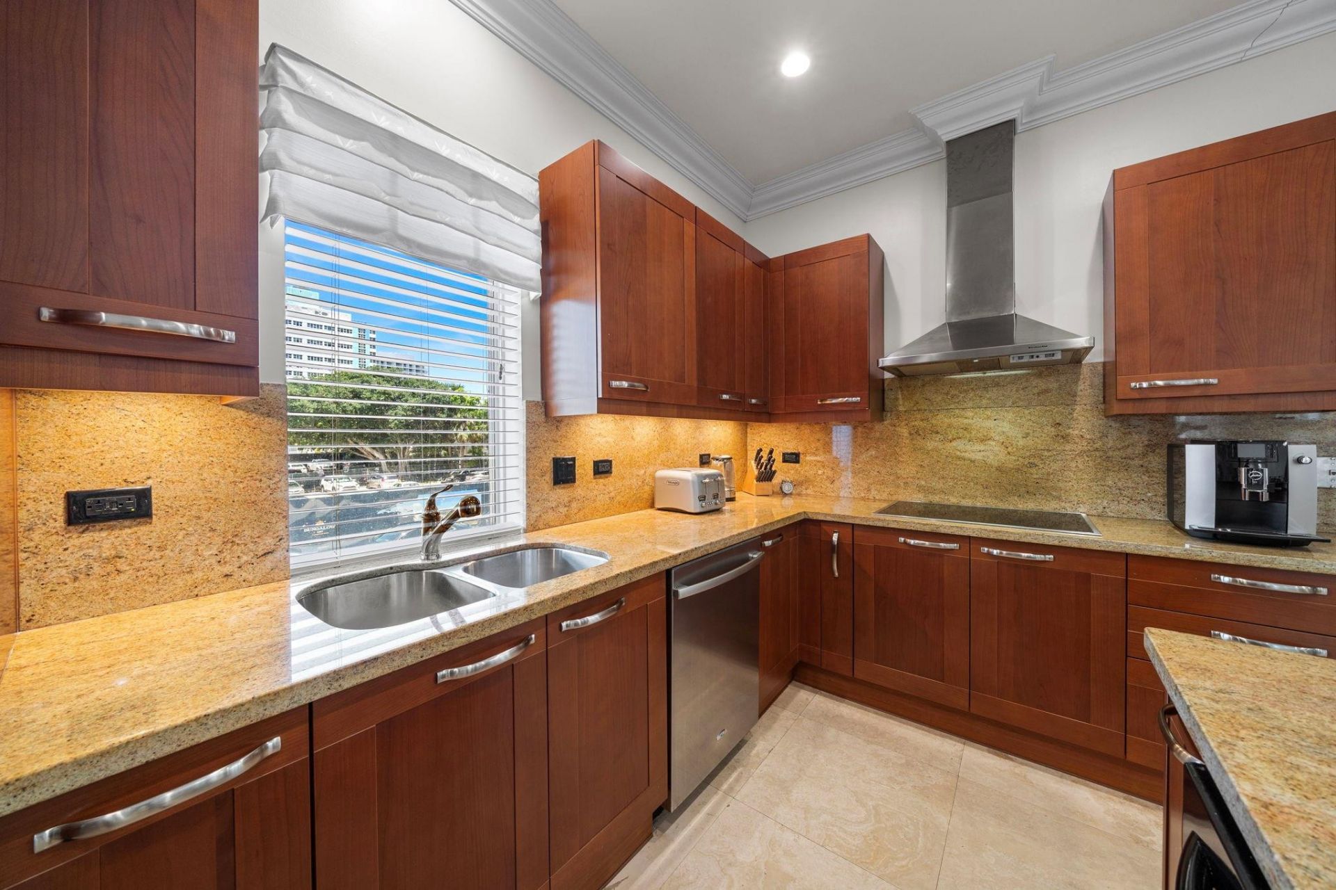 514 N Birch Road, Fort Lauderdale, FL 33304 Photo