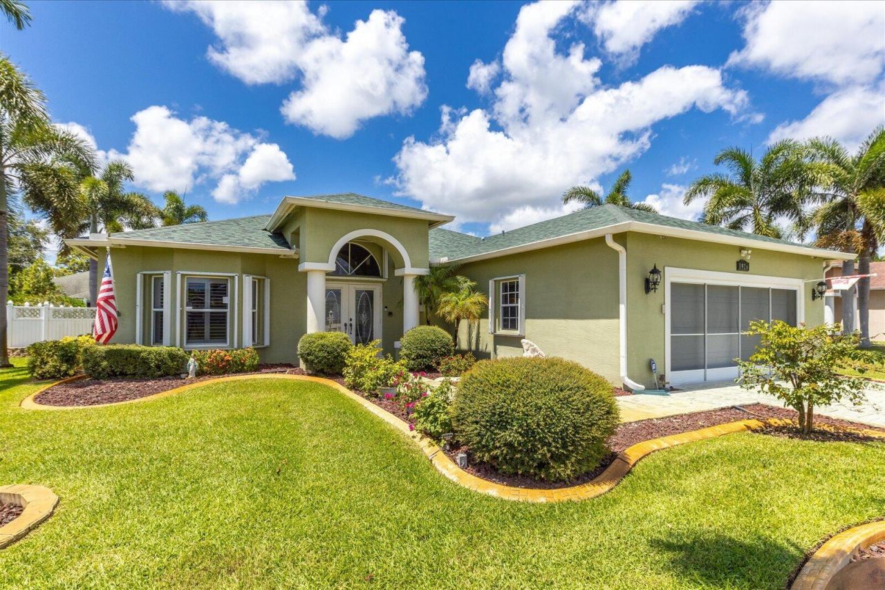 1926 SW Logan Street, Port Saint Lucie, FL 34953 Photo