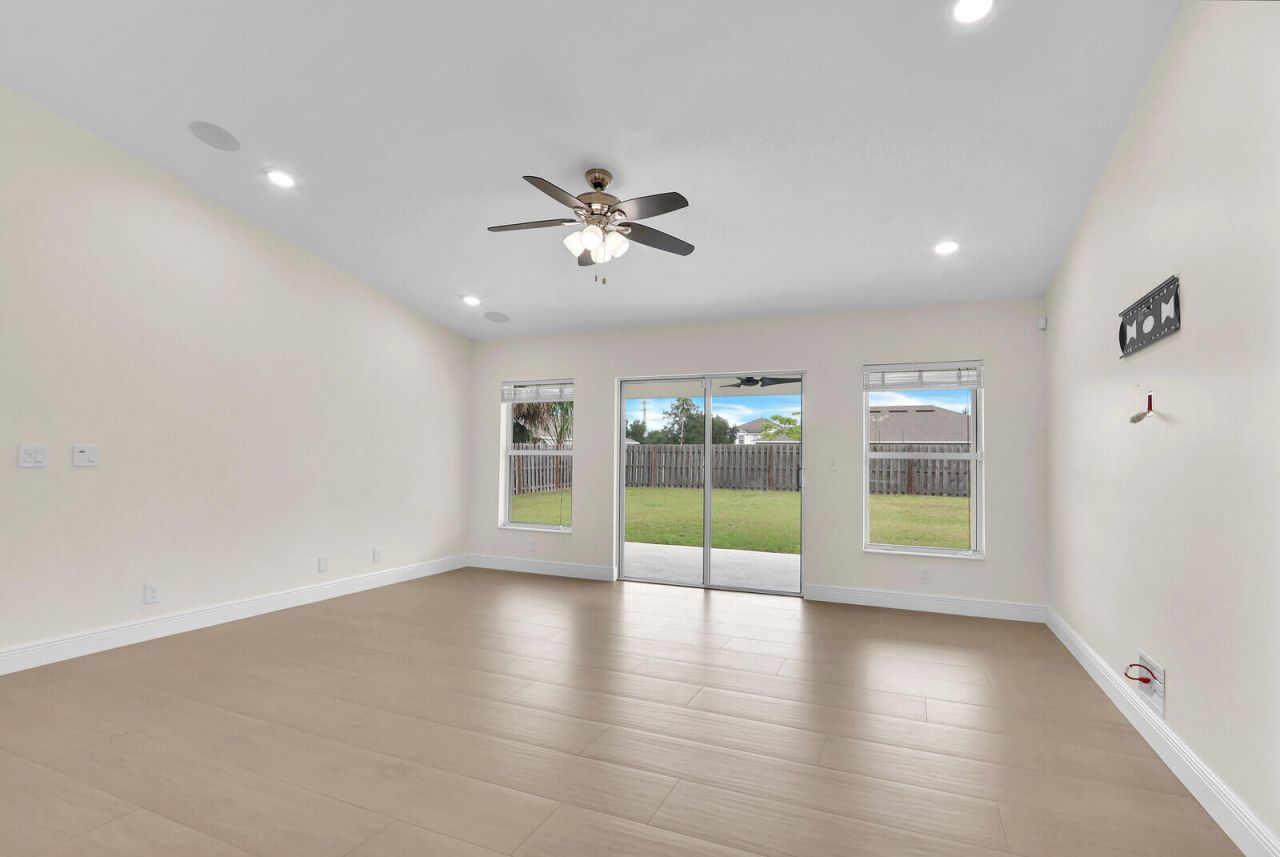 183 SW Ladybug Drive, Port Saint Lucie, FL 34953 Photo