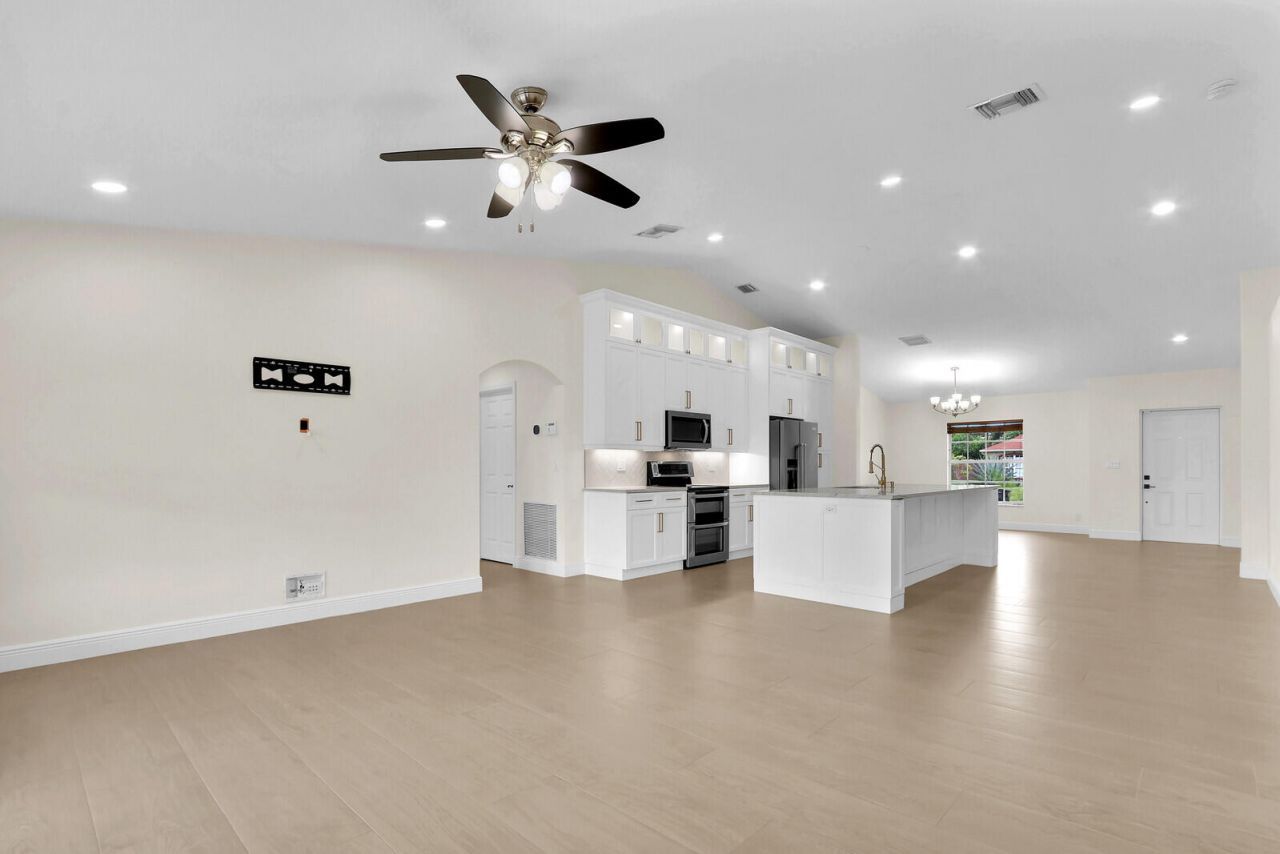 183 SW Ladybug Drive, Port Saint Lucie, FL 34953 Photo