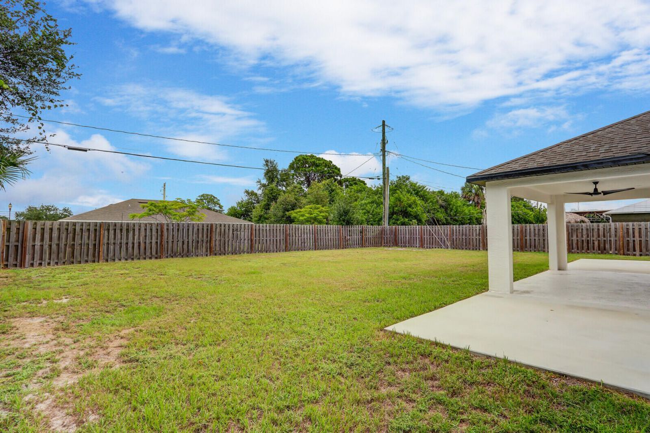 183 SW Ladybug Drive, Port Saint Lucie, FL 34953 Photo