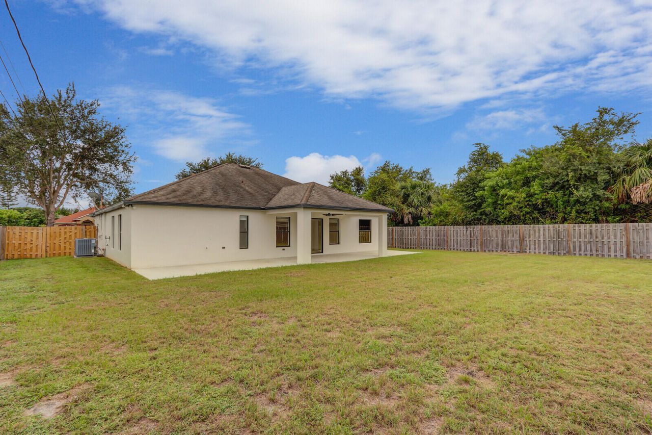183 SW Ladybug Drive, Port Saint Lucie, FL 34953 Photo