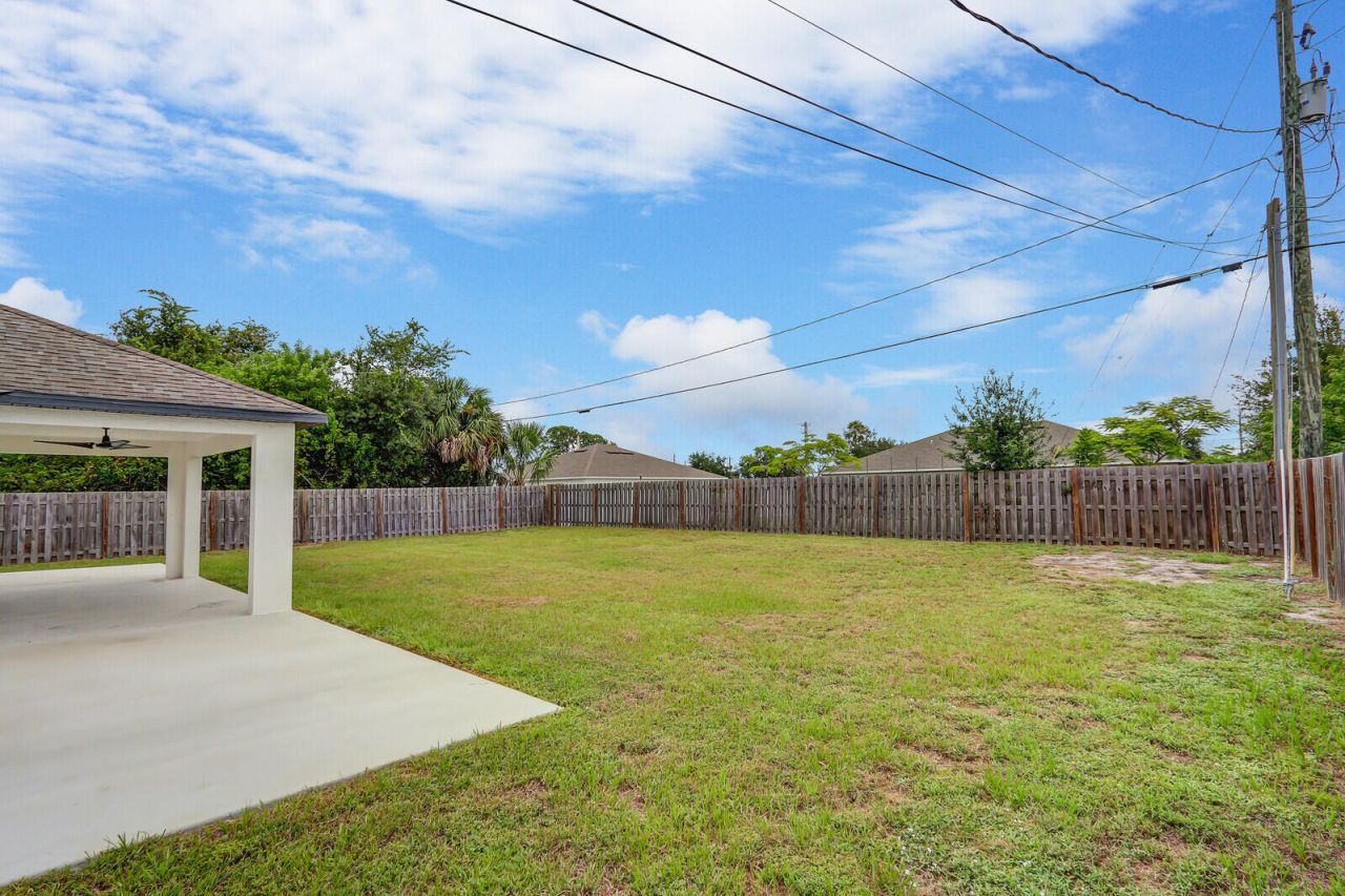 183 SW Ladybug Drive, Port Saint Lucie, FL 34953 Photo